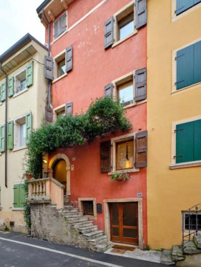 Welcome Traveller BERNARDO HOUSE Garda
